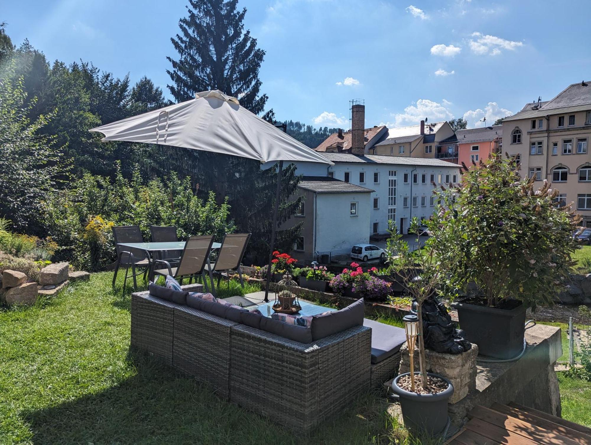 Appartamento Zi2 - Urlaubsmagie - Whirlpool, Sauna Und Garten Sebnitz Esterno foto